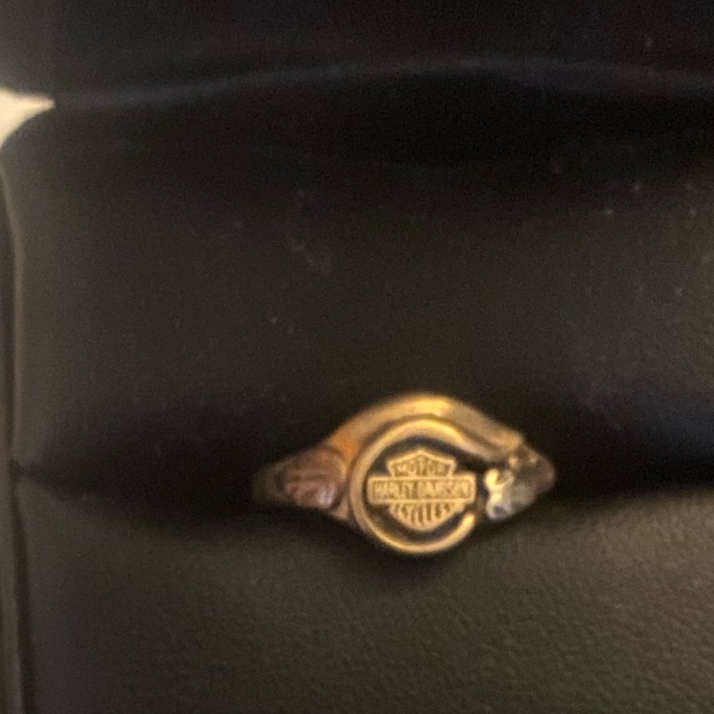 Harley Davidson 10kt Ladies Ring 495$